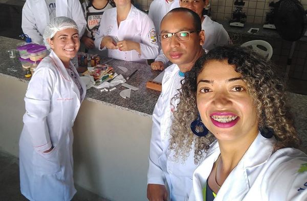 Alunos de Química do Ensinar terão trabalho sobre plantas medicinais publicado em livro