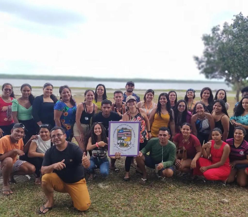 Alunos de Biologia do Polo Apicum-Açu apresentam seminário ao ar livre