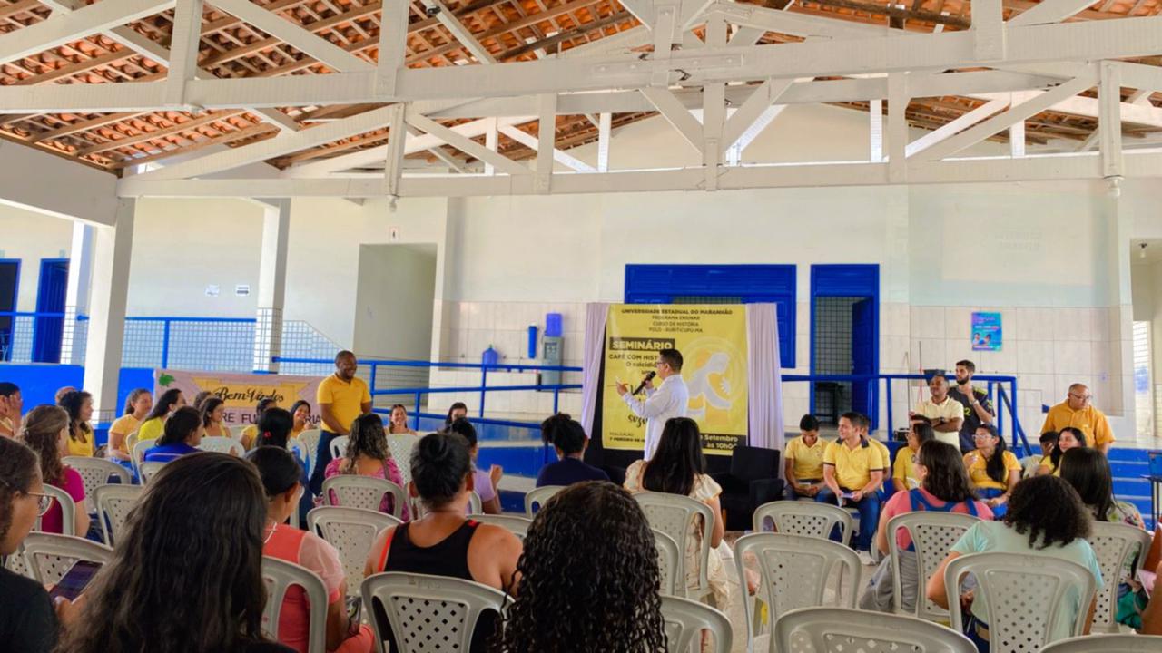 Alunos de História do Polo de Buriticupu discutem suicídio durante seminário