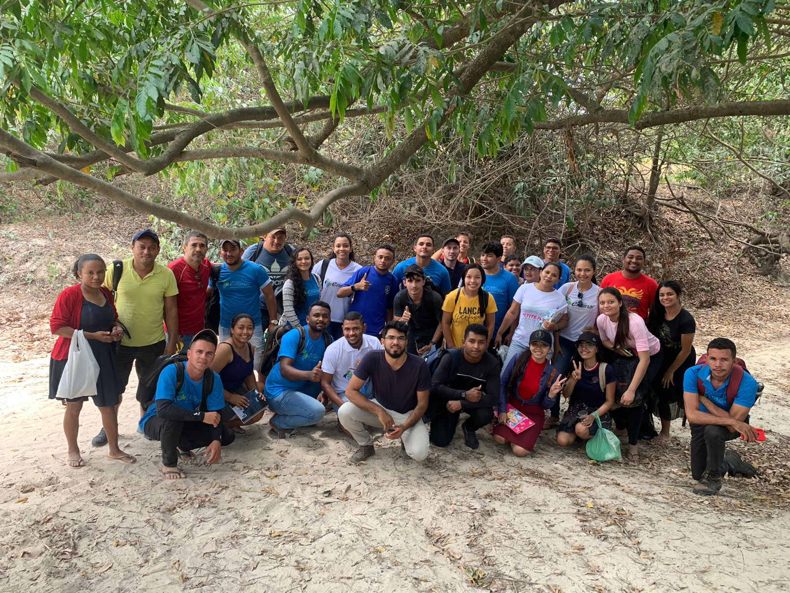 Alunos do Curso de Geografia do Polo Presidente Médici têm aula de campo sobre geologia