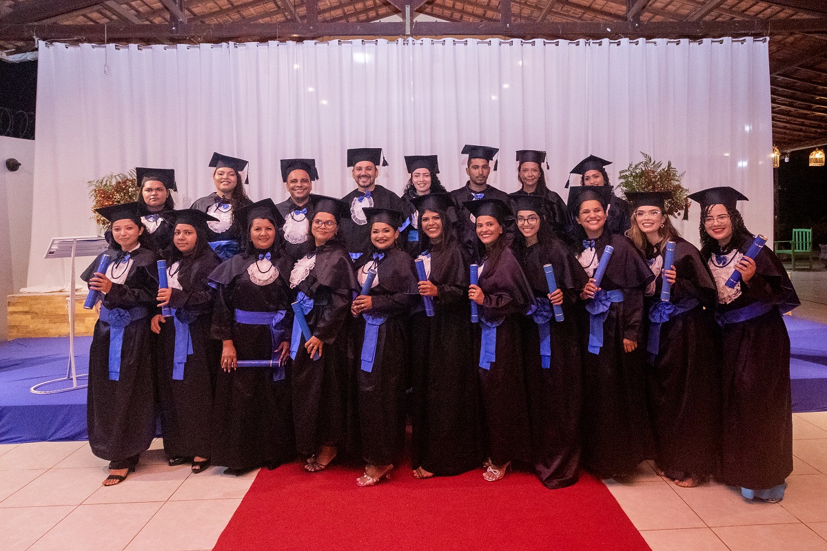 Programa Ensinar gradua cerca de 70 formandos do Polo Itapecuru Mirim