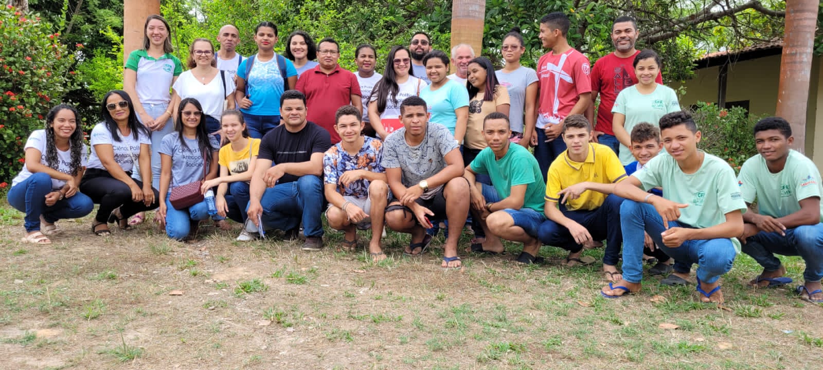 Alunos do Curso de Ciências Sociais do Polo Santa Luzia conhecem a produção Agrícola Familiar do município