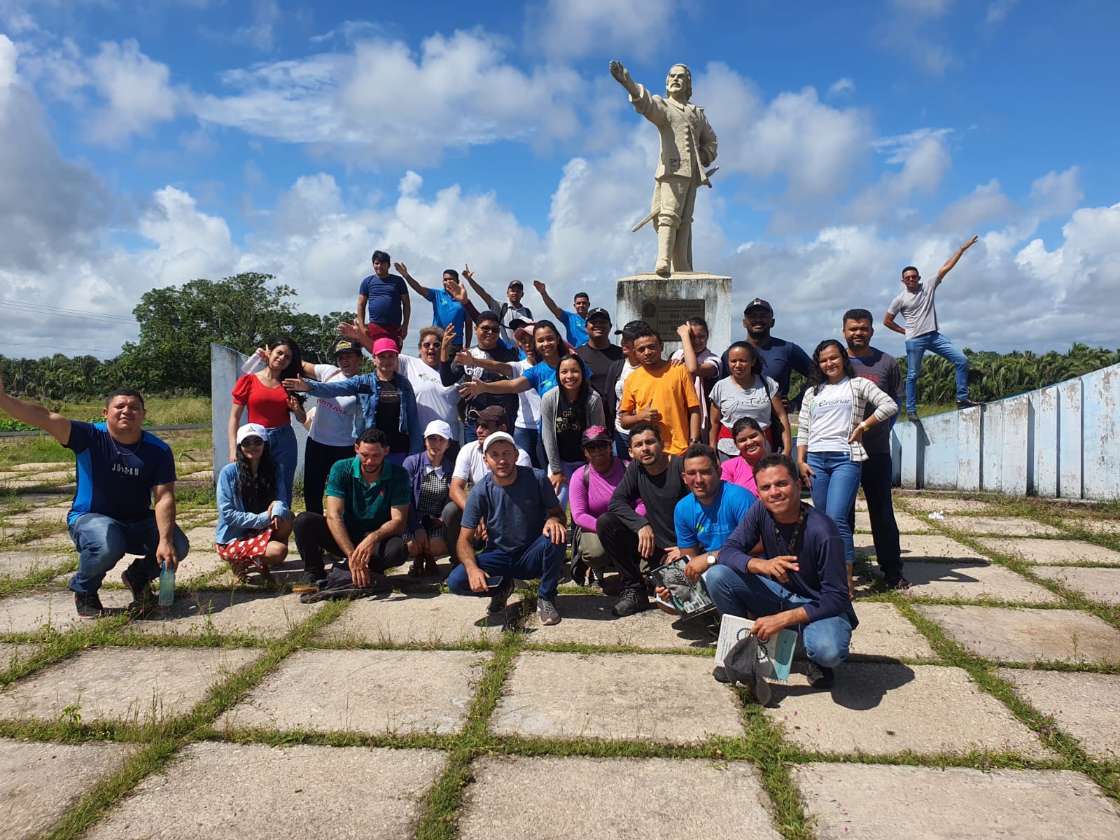 Alunos de Geografia do Polo Presidente Médici têm aula de campo sobre climatolologia