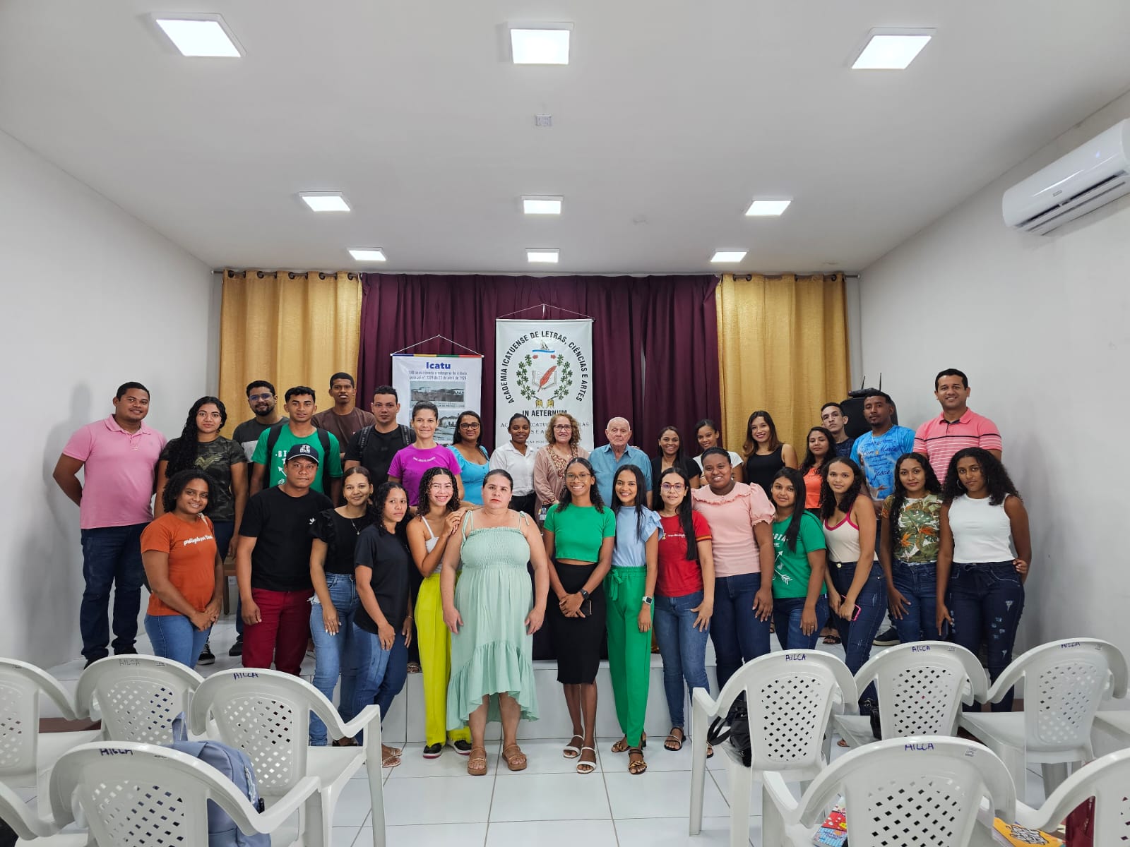 Alunos de Ciências Biológicas do Polo Icatu visitam Academia Icatuense de Letras, Ciências e Artes