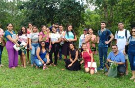 Alunos de Ciências Biológicas dos polos Apicum-Açu e São Bento têm aula de campo sobre coleta de material botânico para herborização