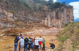 Alunos de Geografia do Polo Coroatá visitam a cidade de Pedro II e o Parque Nacional de Sete Cidades no PI