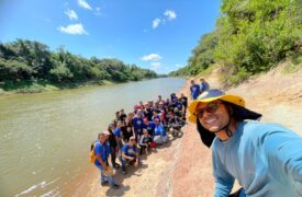 Alunos de Geografia do Polo Pirapemas têm aula de campo sobre Geologia
