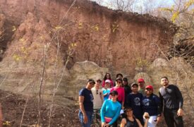 Alunos de Geografia do Polo Magalhães de Almeida têm aula de campo sobre conceitos fundamentais da Geologia