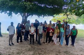 Alunos de Geografia analisam desigualdades urbanas durante aula de campo em Teresina