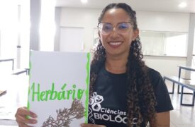 Estudantes de Ciências Biológicas constroem herbários e promovem exposição no Polo Santa Luzia do Paruá