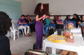 Alunos de Letras realizam microaulas sobre movimentos literários em Santa Luzia do Paruá