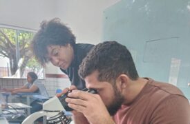 Aula prática de Histologia promove integração entre teoria e observação científica em Santa Luzia do Paruá