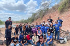 Aula de Campo em Geomorfologia aproxima estudantes da realidade ambiental em Pirapemas
