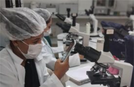 Aula prática em laboratório fortalece formação de licenciandos em Ciências Biológicas no Polo Codó